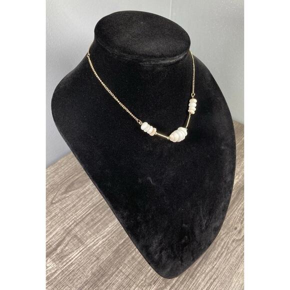 Vintage 1976 Sarah Cov Signed Faux Puka Beaded Gold Tone Necklace 16” - Picture 2 of 9